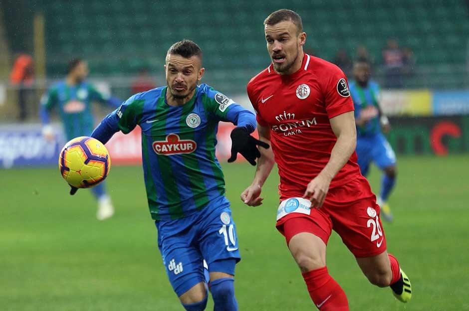Rekabette Antalyaspor önde