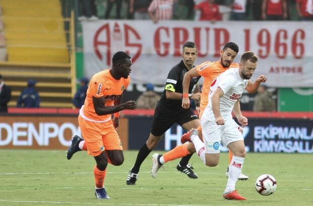 Süper Lig derbisinden beraberlik çıkmıyor