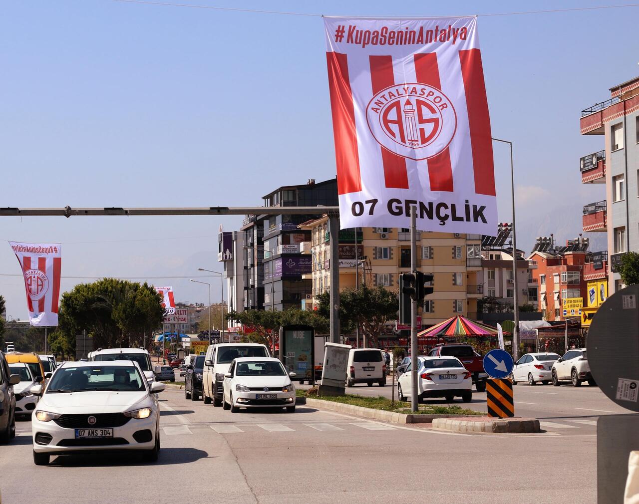 Bayrak kampanyası istenen seviyede değil