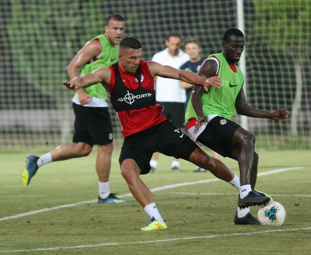 Sinan Gümüş ve Podolski antrenmana çıktı