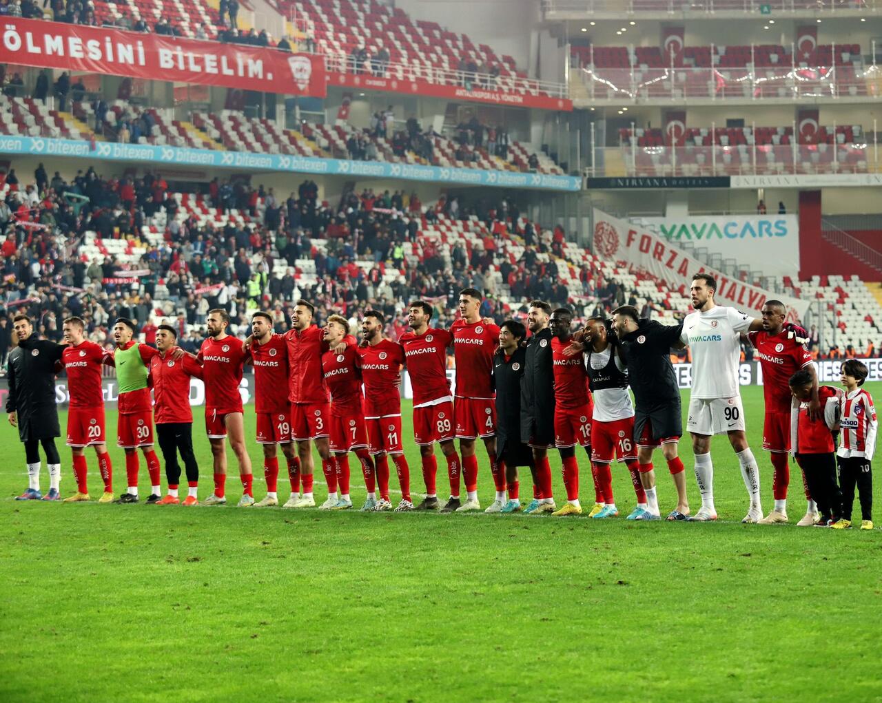 13 futbolcu Beşiktaş maçında yok