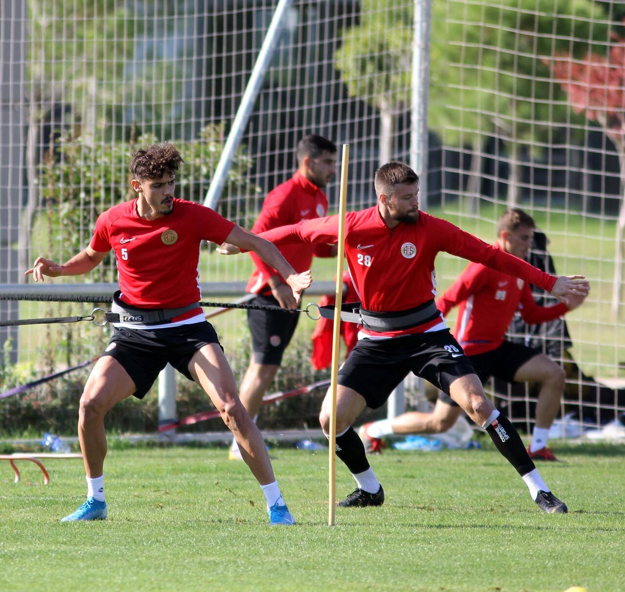 Antalyaspor 5 eksikle çalıştı