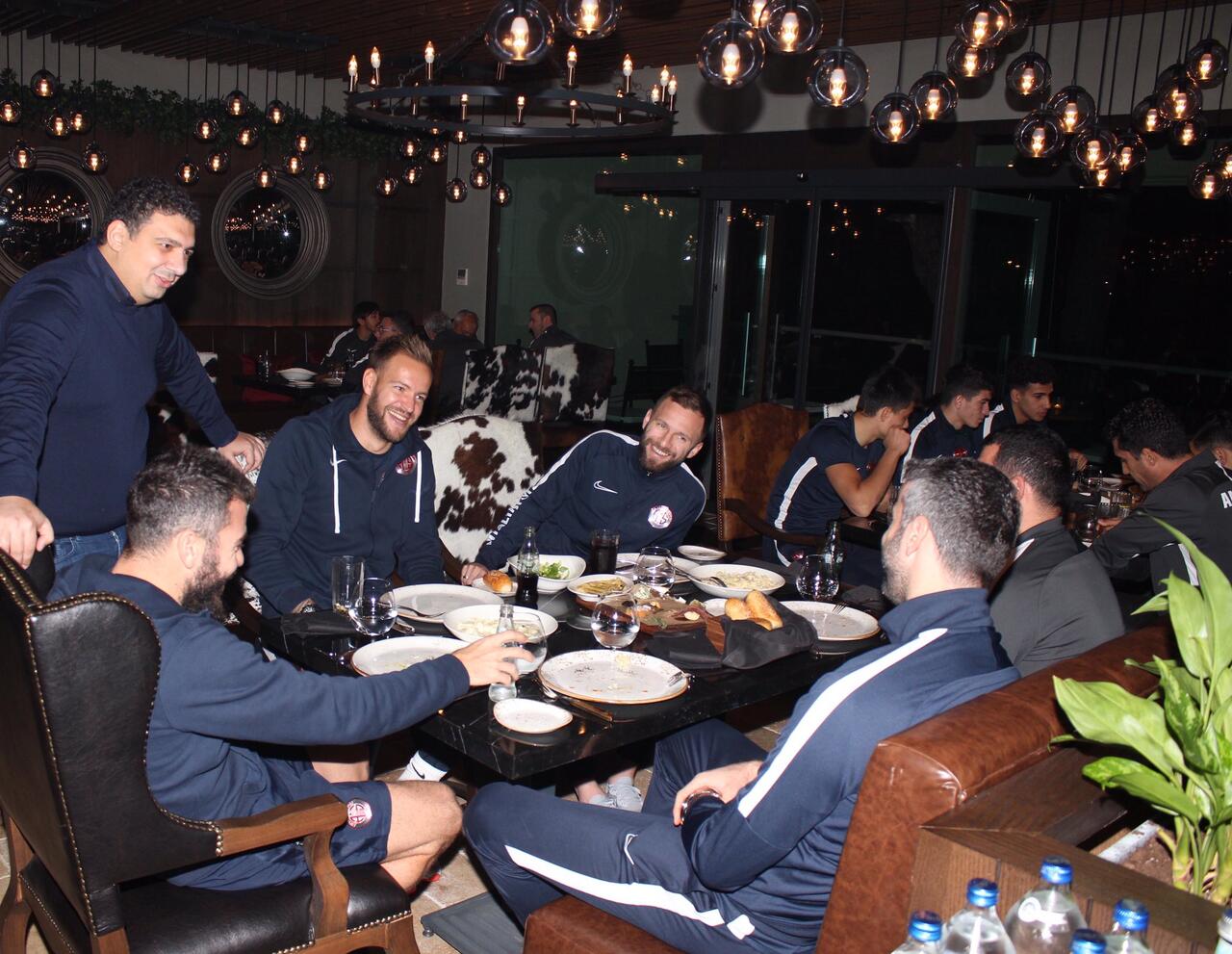Başkan Öztürk takımla bir araya geldi