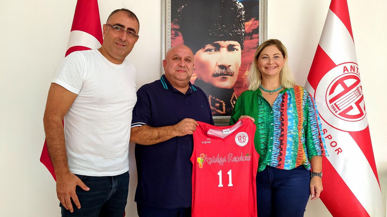Antalyaspor voleybol takımına sponsor