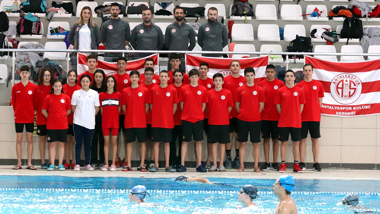 Antalyaspor havuzda sezonu açtı