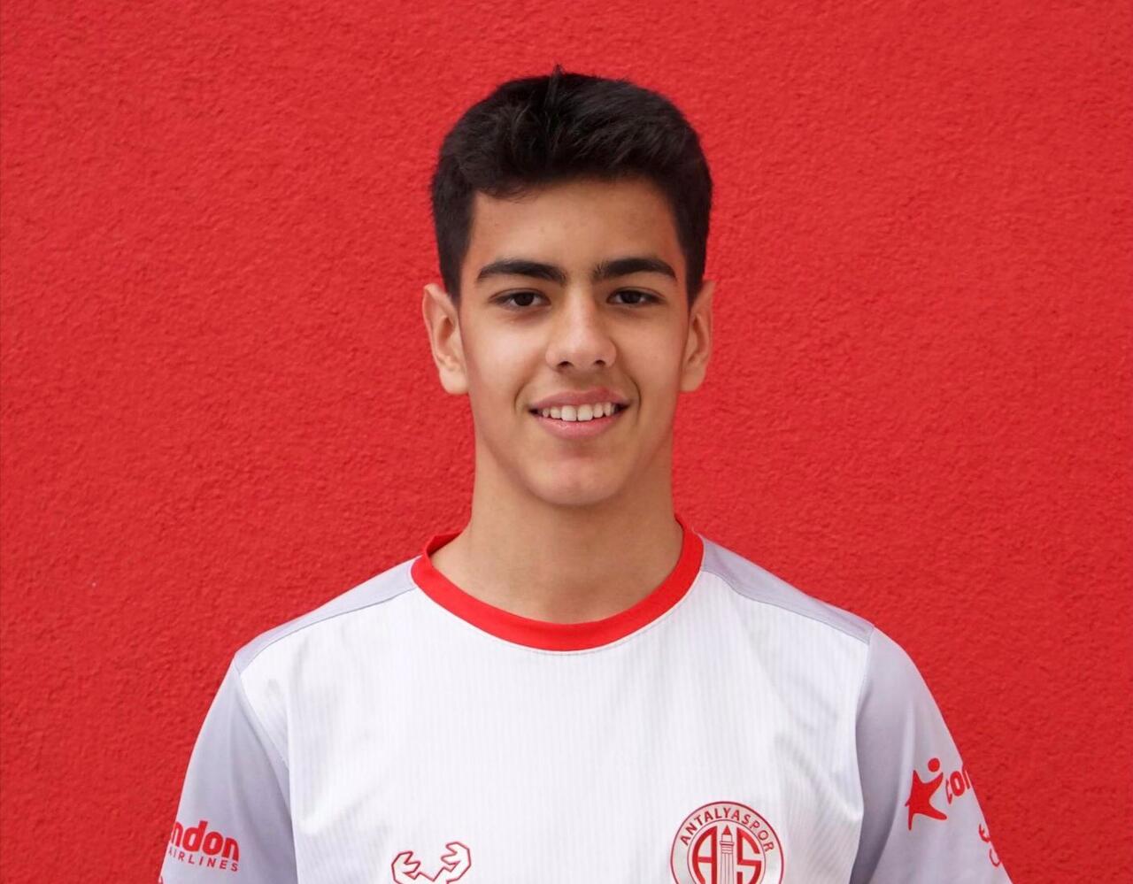 Genç futbolcuya milli davet