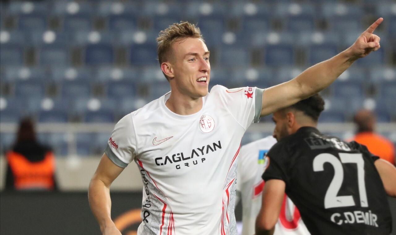 Deplasman golcüsü Adam Buksa