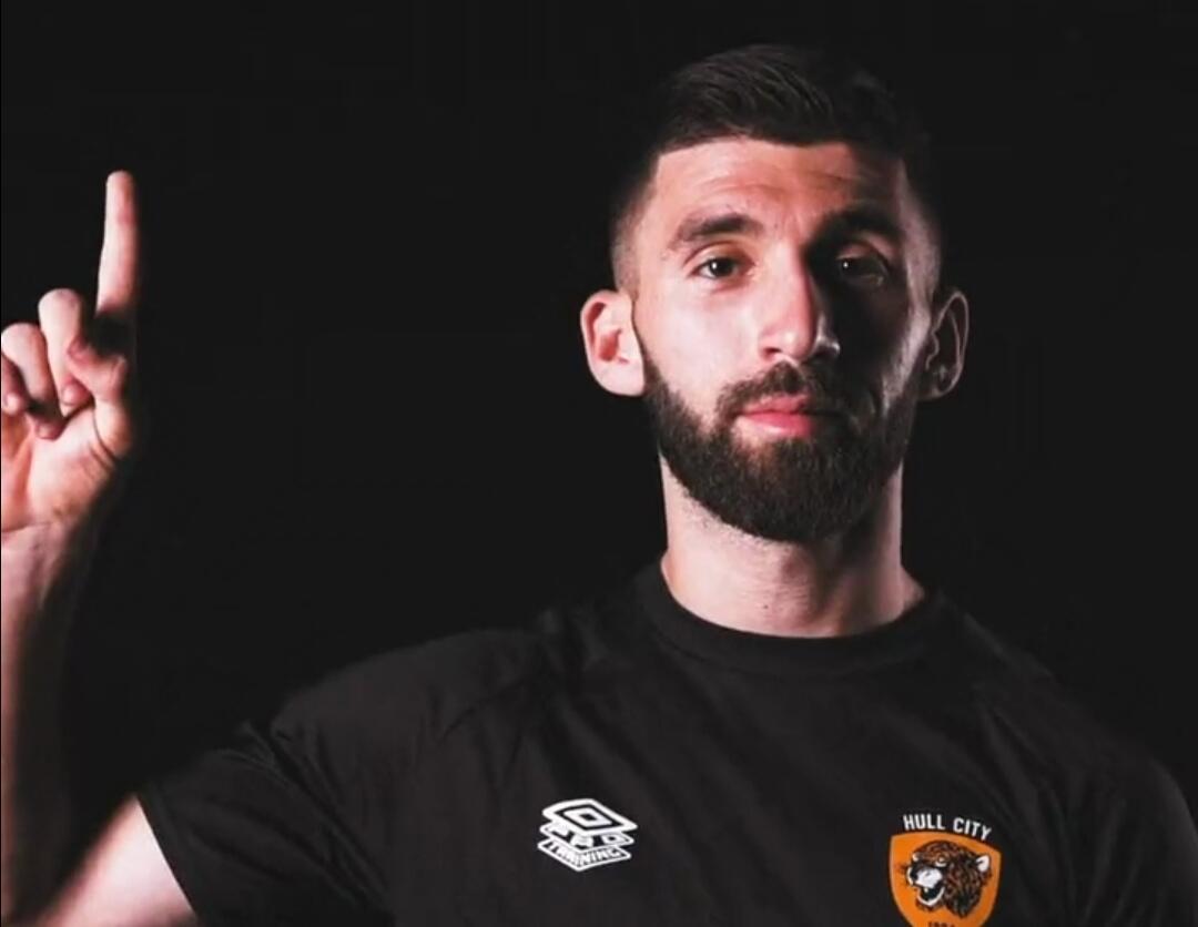 Hull City Doğukan Sinik transferini duyurdu