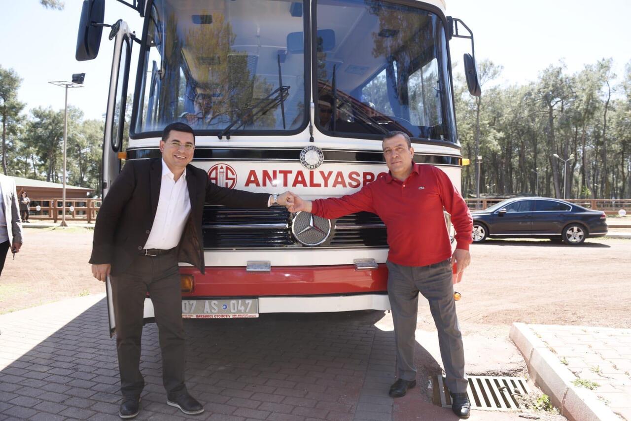Tütüncü Antalyasporluları duygulandırdı