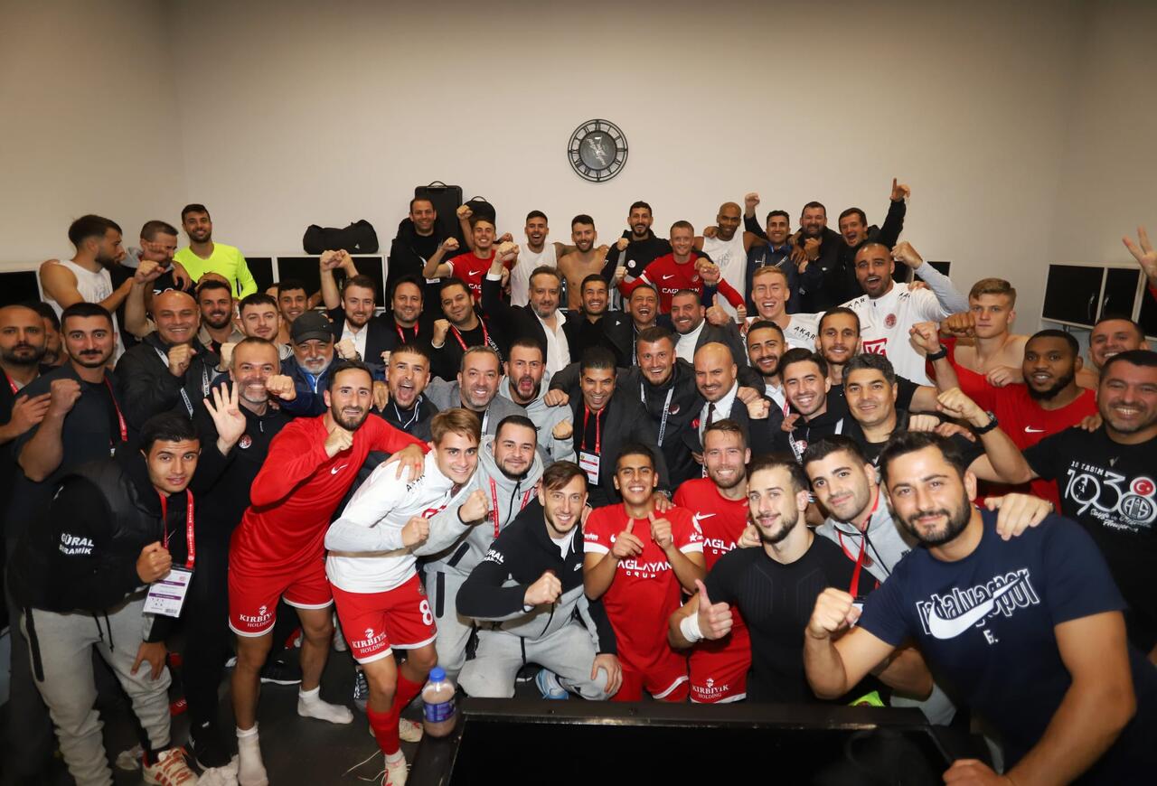 Nuri Şahin 5 futbolcudan vazgeçemedi