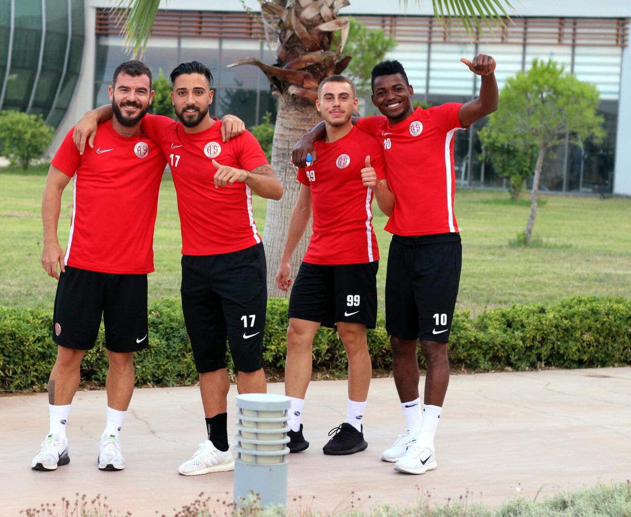 Yekta Kurtuluş ilk çalışmasını yaptı