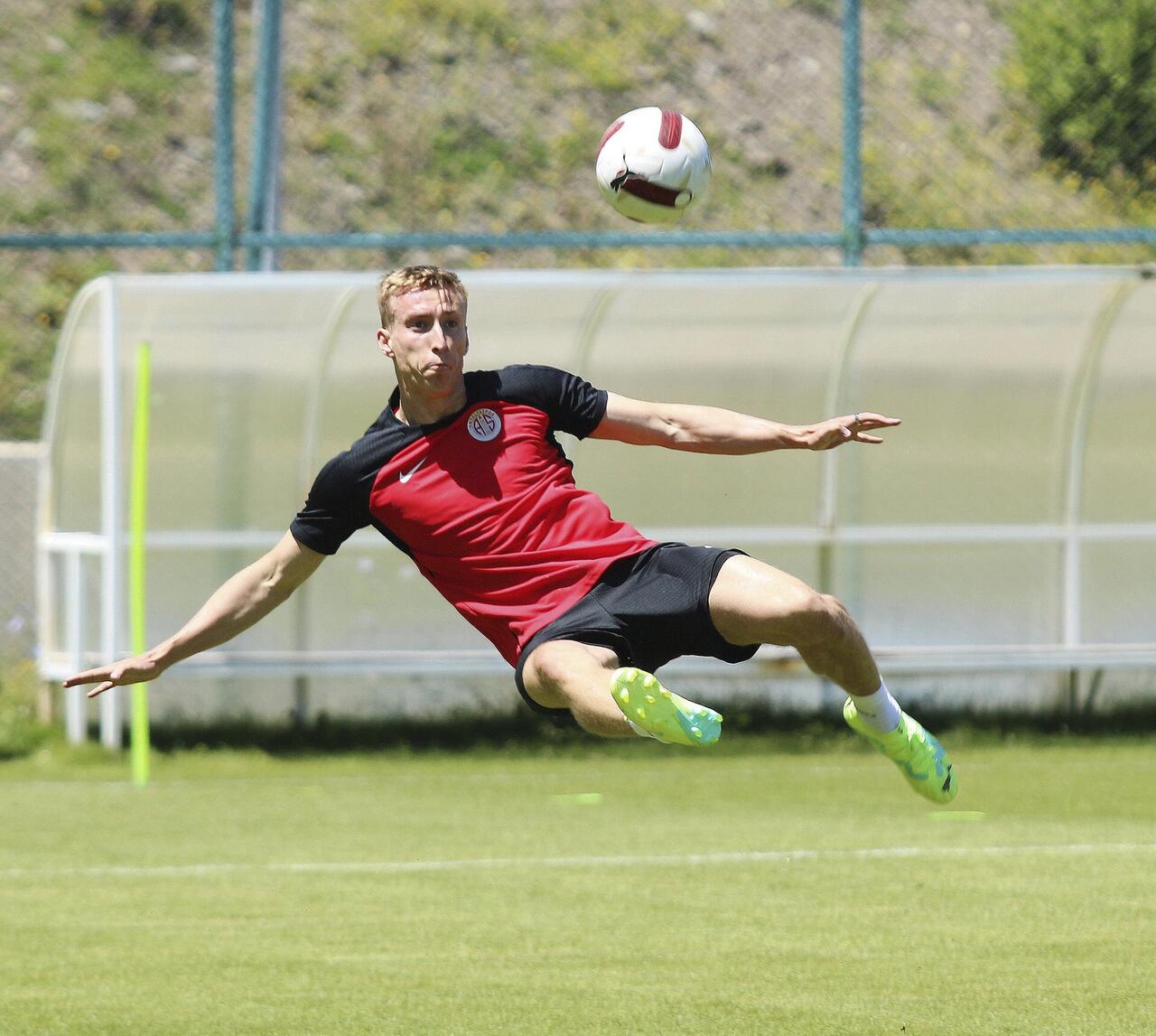 Antalyaspor 15 yıl sonra Polonyalı transfer etti