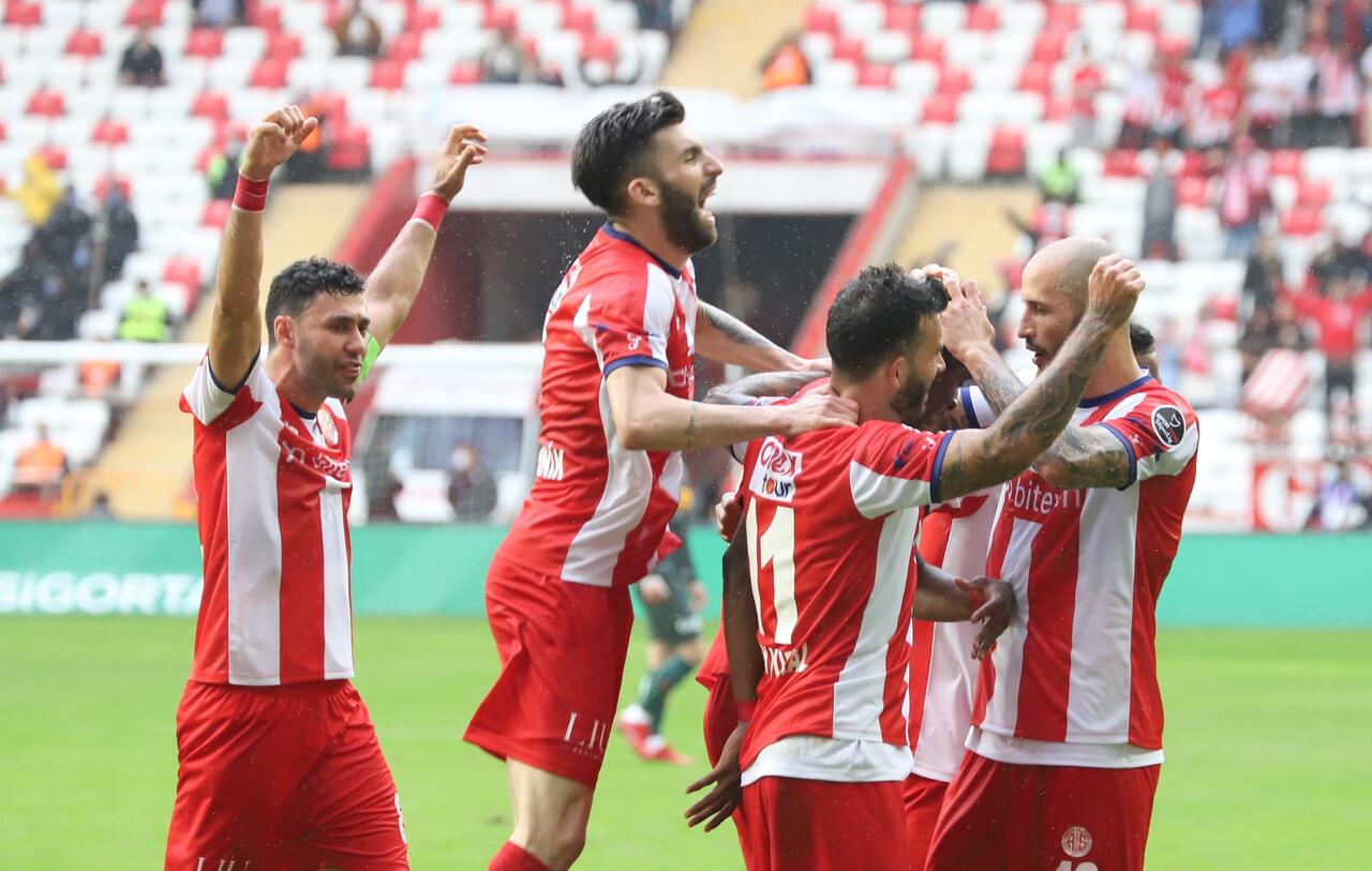 Derbinin maç saatinin değişikliği gündemde