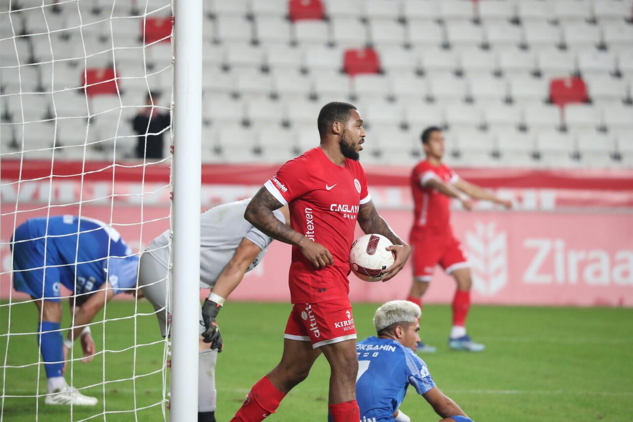 Kupa golcüsü Assombalonga