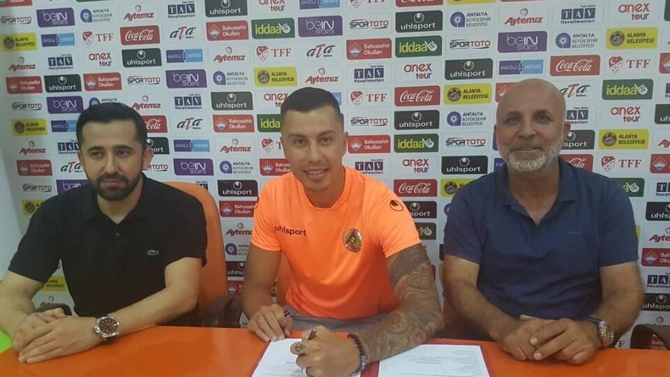 Emre Güral, Alanyaspor ile sözleşme imzaladı