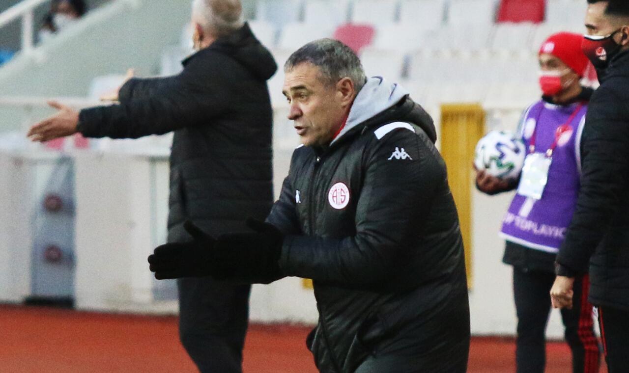 Yanal performanstan memnun