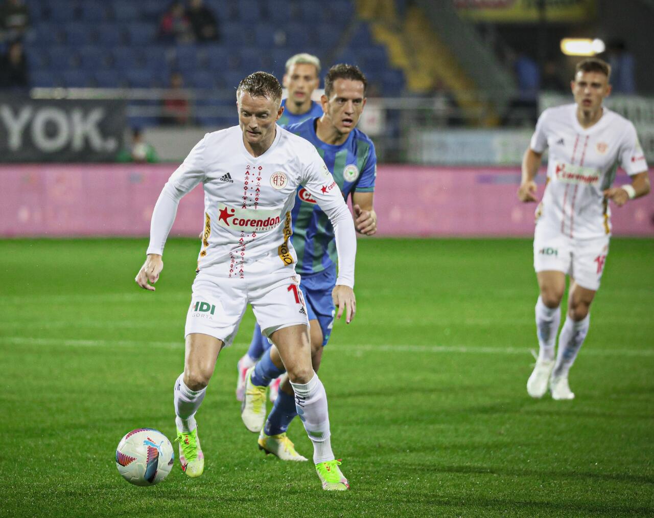 Larsson geri döndü