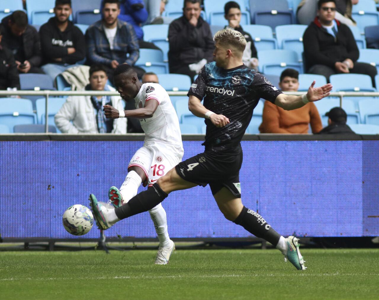Antalyaspor koşu mesafesinde sınıfta kaldı