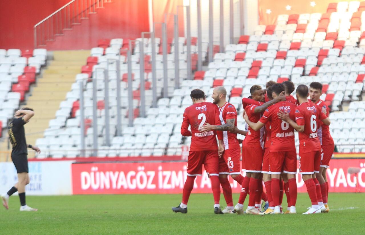 Paşa kazandı Antalyaspor ligde kaldı